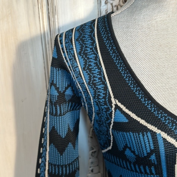 Jealous Tomato Geo Graphic Long Sleeve Deep V Neck Body con Knit Dress Size S - Picture 6 of 11